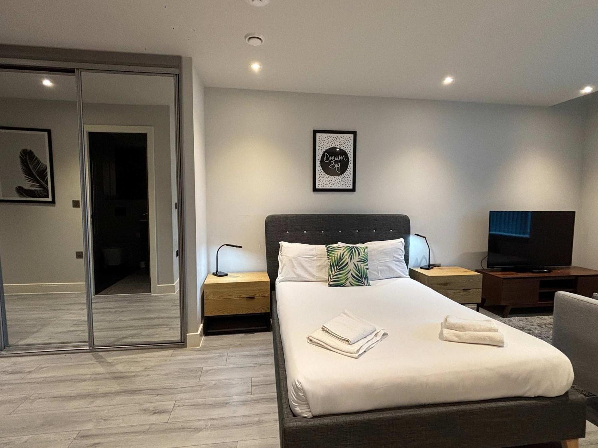 Modern Studio In Bracknell With Free Parking المظهر الخارجي الصورة
